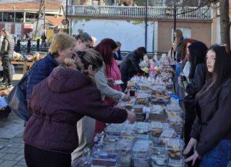 PRIKUPLjALI NOVAC ZA MILOŠEVU OPERACIJU: Lokalna Turistička organizacija u Štrpcu organizivala Vaskršnji humanitarni bazar prikupljali-novac-za-milosevu-operaciju:-lokalna-turisticka-organizacija-u-strpcu-organizivala-vaskrsnji-humanitarni-bazar