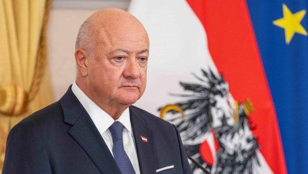 austrijski-kancelar-doziveo-udes-na-auto-putu:-vozilo-udarilo-u-auto-ispred,-poznato-da-li-ima-povredenih austrijski-kancelar-doziveo-udes-na-auto-putu:-vozilo-udarilo-u-auto-ispred,-poznato-da-li-ima-povredenih