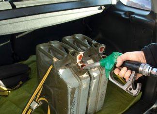 Svi pravimo istu grešku sa kanisterima, a zakon je jasan: Evo koliko litara goriva smete da čuvate u garaži, a koliko da prenosite u automobilu! svi-pravimo-istu-gresku-sa-kanisterima,-a-zakon-je-jasan:-evo-koliko-litara-goriva-smete-da-cuvate-u-garazi,-a-koliko-da-prenosite-u-automobilu!