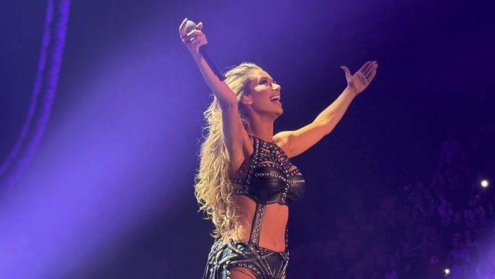 (video)-tea-tairovic-zaigrala-trbusni-ples-publika-u-transu-kad-je-ugledala-pevacicu-na-sceni:-“ostavili-ste-me-bez-daha”