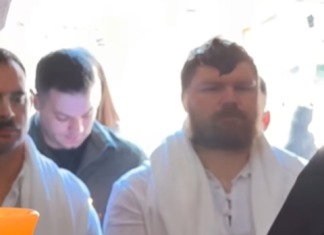 Амерички припадници Кфора прешли у православље на КиМ Амерички-припадници-Кфора-прешли-у-православље-на-КиМ