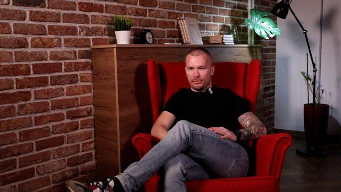 “u-goroj-sam-situaciji-nego-terza”-munjez-o-borbi-za-sina,-pa-opleo-po-aneli:-“zrtva-ce-pobediti”-(video)