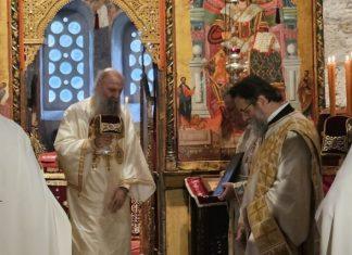 VERUJUĆI U GOSPODA I MI VASKRSAVAMO: Srpski patrijarh Porfirije služio svetu arhijerejsku liturgiju u Pećkoj patrijaršiji verujuci-u-gospoda-i-mi-vaskrsavamo:-srpski-patrijarh-porfirije-sluzio-svetu-arhijerejsku-liturgiju-u-peckoj-patrijarsiji