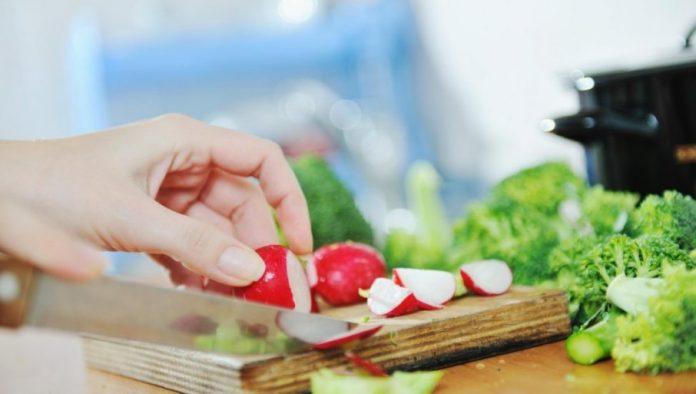 nerealne-cifre:-gastarbajteri-otkrili-koliko-trose-na-hranu-u-nemackoj