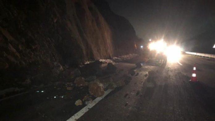 veliki-odroni-na-deonici-suva-reka–prizren:-vozacima-se-savetuje-oprez-u-voznji