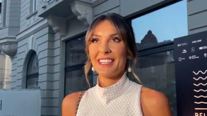 nasa-glumica-postila-na-vodi,-a-sad-pokazala-trpezu-na-stolu-nema-cega-nema,-a-sve-izgleda-kao-iz-casopisa