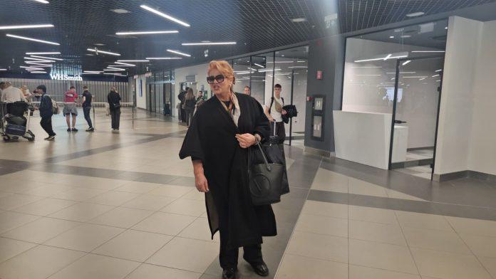 “htela-sam-da-se-onesvestim-od-bola”-nasa-pevacica-pala-sa-mosta-visokog-2.5-metra,-slomila-ruku-i-cetiri-rebra,-sad-opisala-detalje-nesrece