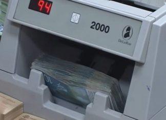 DRŽAVA DAJE 50.000 DINARA: Prijave traju još par dana, evo ko sve ima pravo na pomoć drzava-daje-50.000-dinara:-prijave-traju-jos-par-dana,-evo-ko-sve-ima-pravo-na-pomoc