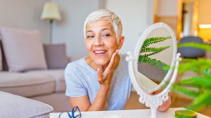 znaci-hronicno-povisenog-secera-u-krvi-na-kozi-–-“jede”-kolagen-i-stvara-bore:-glikacija-je-glavni-krivac-za-njeno-ubrzano-starenje