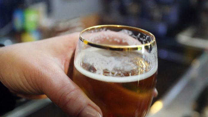 hitno-povlacenje-piva:-boce-mogu-eksplodirati,-preti-opasnost-od-povreda!-evo-sta-nemacka-savetuje-kupcima