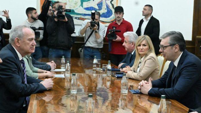 vucic-nastavio-konsultacije:-prvi-sastanak-sa-ruskom-strankom