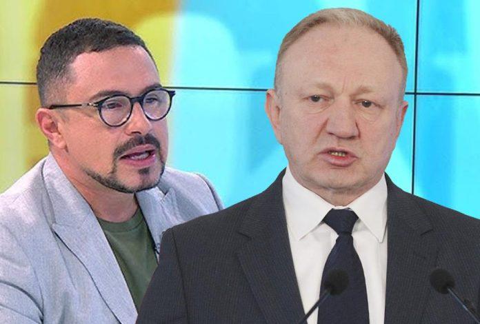 blokaderski-novinar-udario-na-dilasa,-porucio-mu-da-14-godina-nije-pobedio-vucica!-zeljko-veljkovic:-“misli-da-treba-da-objasnjava-kako-je-orbana-pobedio-madar”