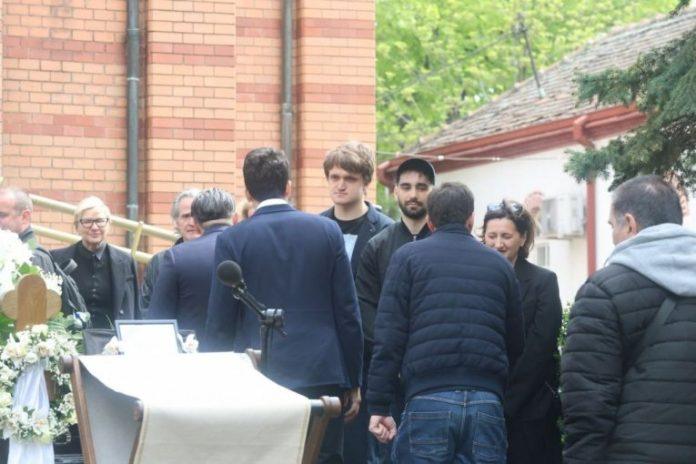 nezapamcene-scene!-na-sahrani-duska-vujosevica-zatekli-smo-nesto-sto-se-nikad-ne-vida!-(foto)