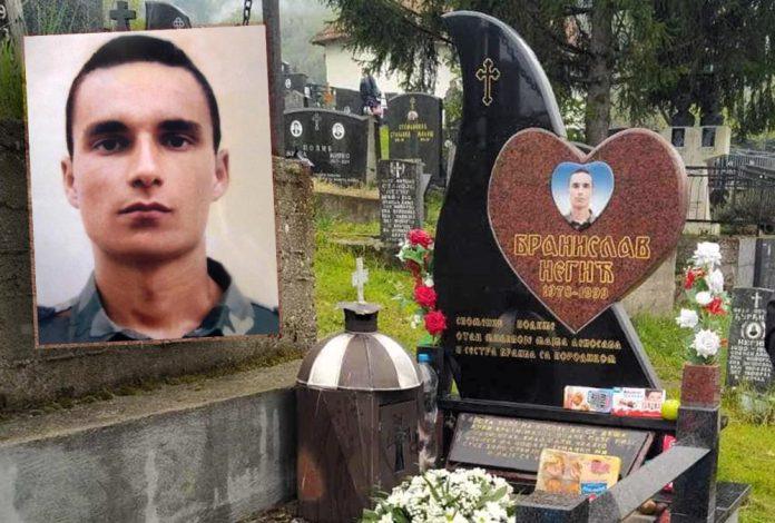 venci-za-palog-junaka-godisnjica-pogibije-borca-branislava-negica-koji-je-dao-zivot-za-kosovo