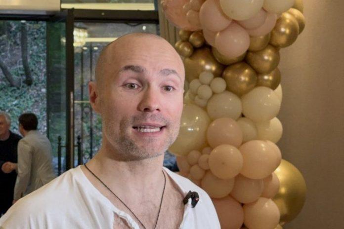 aca-sofronijevic-otkrio-na-koga-cerka-lici,-pa-priznao-da-mu-vec-“zadaje-muke”:-sa-ovim-harmonikas-jedva-izlazi-na-kraj,-u-svemu-ucestvuje-supruga!-(video)