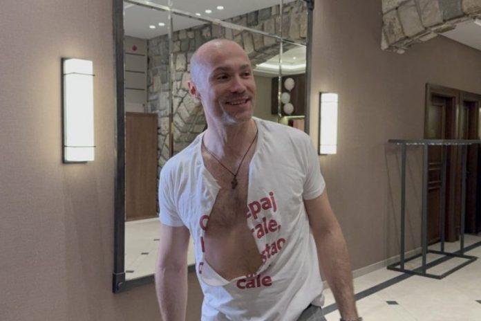 zavirite-na-gala-proslavu-ace-sofronijevica:-harmonikas-dobio-cerku,-prvi-gosti-ga-vec-cepaju,-lom-na-sve-strane!