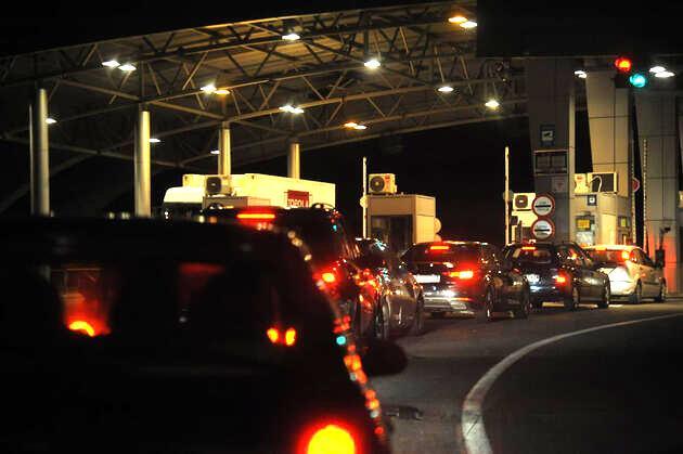 presek-stanja-na-granicama-tokom-veceri:-kamioni-na-batrovcima-cekaju-pet-sati presek-stanja-na-granicama-tokom-veceri:-kamioni-na-batrovcima-cekaju-pet-sati