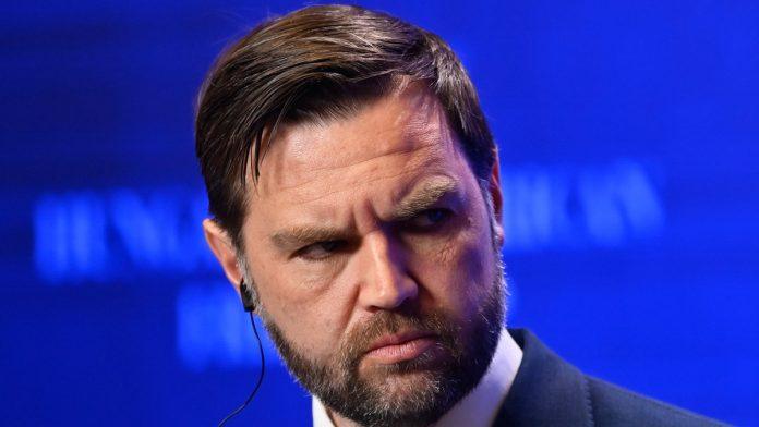 “papa-neka-se-bavi-crkvom,-a-ne-americkom-politikom”-vens-zestoko-brani-trampa:-“neslaganje-izmedu-politickih-i-verskih-lidera-je-prirodna-pojava”