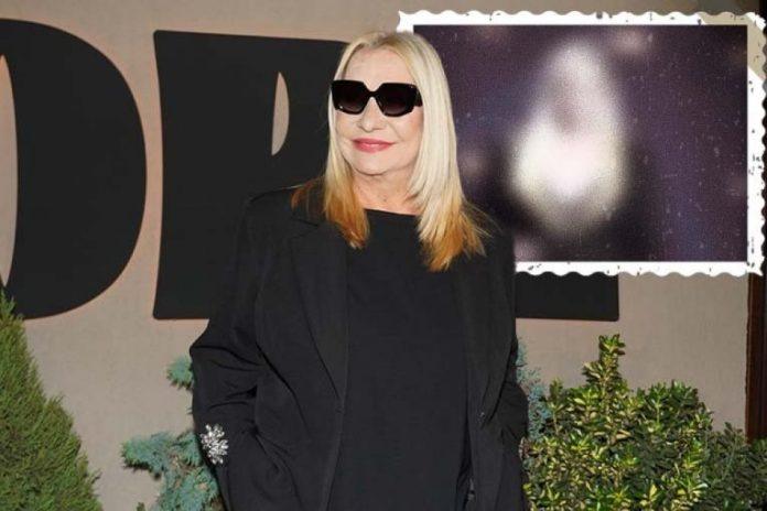 isplivala-gola-slika-vesne-zmijanac!-drustvene-mreze-gore-zbog-obnazenog-zmijskog-tela-pevacice!-(foto)