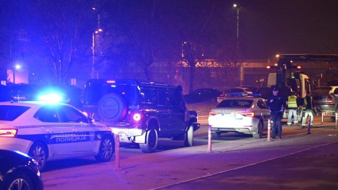 porseom-se-zakucao-u-drugo-vozilo,-ostavio-povredenog-muskarca-i-pobegao!-policija-ga-pronasla-i-odmah-uhapsila-zbog-nesrece-u-surcinu