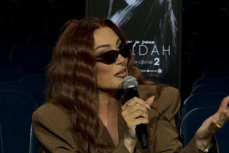 fotografija-potpuno-gole-senide-ugledala-svetlost-dana:-niste-spremni-za-ovo,-sadrzaj-se-deli-munjevitom-brzinom!-(foto) fotografija-potpuno-gole-senide-ugledala-svetlost-dana:-niste-spremni-za-ovo,-sadrzaj-se-deli-munjevitom-brzinom!-(foto)