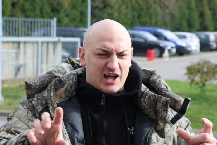 skandal-na-snimanju-pinkovih-zvezda-–-ozenjeni-desingerica-se-otvoreno-nabacivao-koleginici:-iznenadenje-u-studiju,-reperu-pala-vilica!