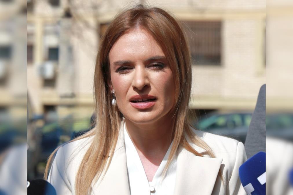 ministarka-durdevic-stamenkovski-darivana-maketom-blagoja-jovovica:-prenos-posmrtnih-ostataka-je-dug-prema-njemu-i-njegovoj-porodici ministarka-durdevic-stamenkovski-darivana-maketom-blagoja-jovovica:-prenos-posmrtnih-ostataka-je-dug-prema-njemu-i-njegovoj-porodici