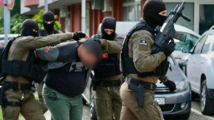 otkriven-identitet-vode-ogranka-balkanskog-kartela-specijalci-sa-fantomkama-ga-uhapsili-u-velikoj-akciji:-oglasio-se-i-direktor-policije-(foto)