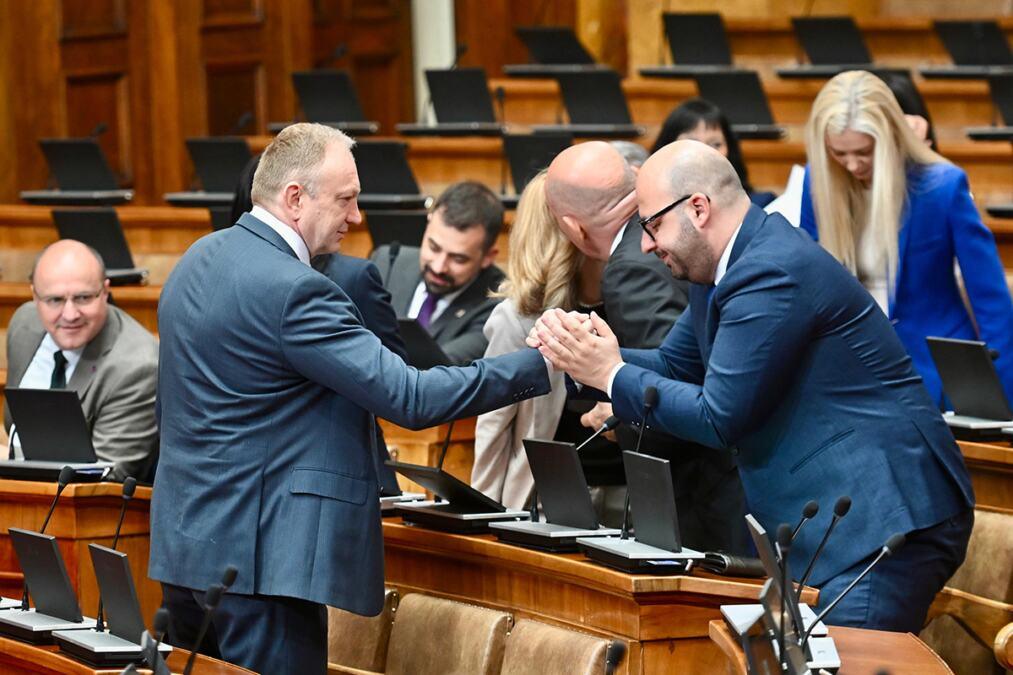 trazili-smenu-vlade,-pa-pobegli-s-posla!-blokaderskoj-opoziciji-propala-sopstvena-inicijativa:-podneli-zahtev,-nisu-dosli-na-sednicu-–-gde-je-15-poslanika?! trazili-smenu-vlade,-pa-pobegli-s-posla!-blokaderskoj-opoziciji-propala-sopstvena-inicijativa:-podneli-zahtev,-nisu-dosli-na-sednicu-–-gde-je-15-poslanika?!