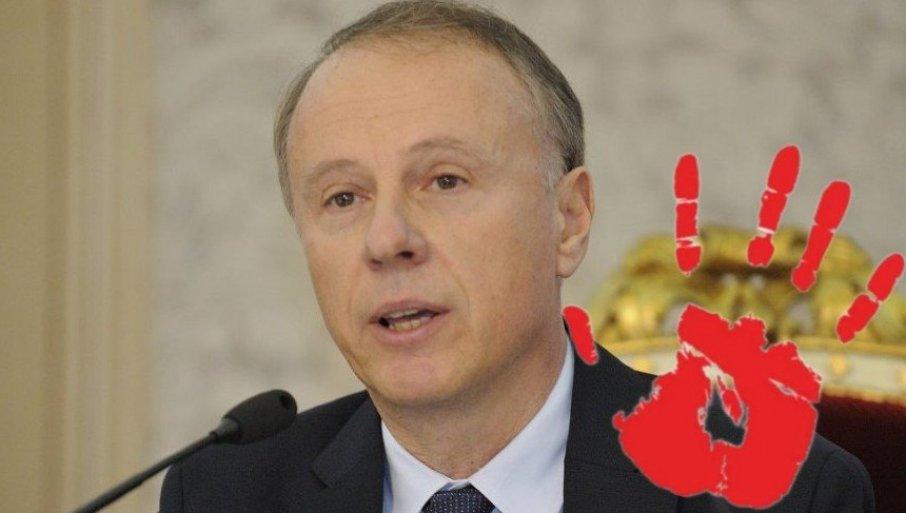 vesela-druzina-vladana-dokica:-oni-bi-da-nam-vode-srbiju-u-ponor-–-evo-ko-se-sve-nasao-na-blokaderskoj-listi vesela-druzina-vladana-dokica:-oni-bi-da-nam-vode-srbiju-u-ponor-–-evo-ko-se-sve-nasao-na-blokaderskoj-listi