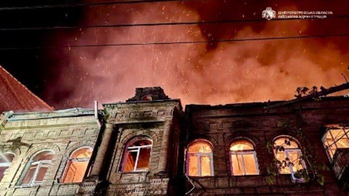 (foto,-video)-noc-terora-u-ukrajini!-gradovi-u-plamenu,-crn-dim-iznad-kijeva,-nebo-se-crveni:-rusi-udarali-u-talasima,-14-mrtvih