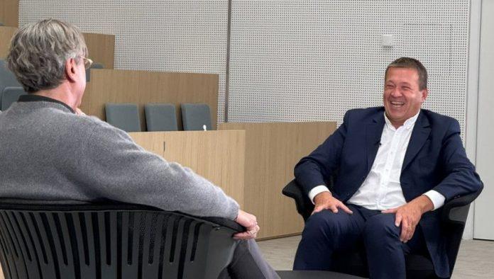 cadez:-buducnost-pripada-onima-koji-povezuju-tehnologiju,-institucije,-strategiju-i-ljudsko-ponasanje