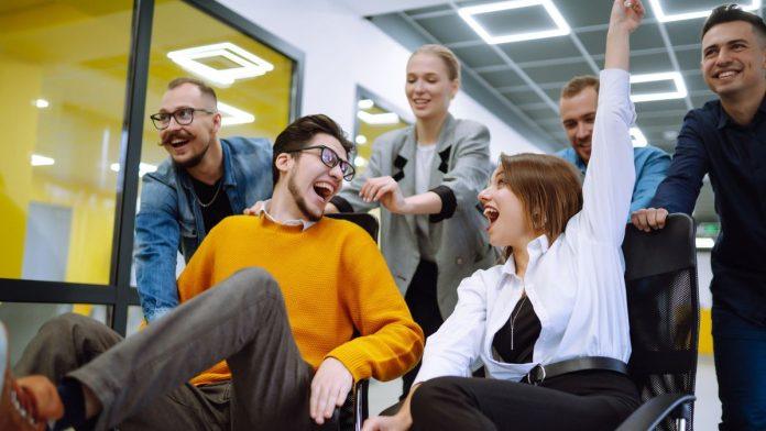 ove-brendove-obozavate-da-nosite,-ali-niste-ni-znali-kakav-odnos-kompanija-iza-ima-prema-svojim-zaposlenima-–-za-ovakav-benefit-na-radnom-mestu-tesko-da-ste-culi