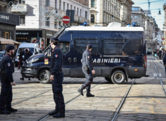 Пљачка банке у Напуљу са 25 талаца, филмско бекство кроз канализацију Пљачка-банке-у-Напуљу-са-25-талаца,-филмско-бекство-кроз-канализацију