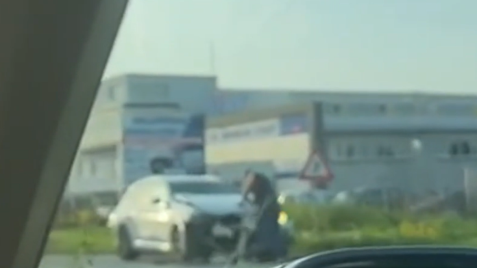 direktan-sudar-dva-automobila-teska-nesreca-kod-novog-sada:-sumnja-se-da-ima-povredenih