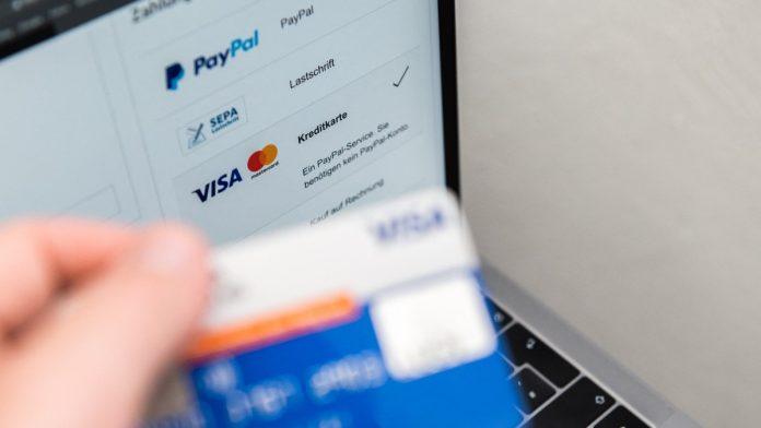 balkanca-prevarili-za-nekoliko-desetina-hiljada-evra-zbog-samo-jednog-klika-na-internetu:-kada-ga-je-pozvala-policija-usledila-je-nova-nocna-mora