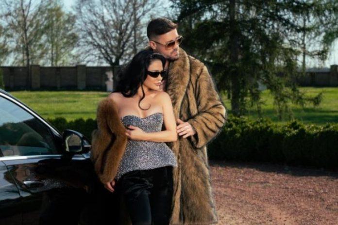 “volis-samo-pare”-mc-stojan-pravo-sa-kipra-dosao-u-dvorac-i-sastao-se-sa-aleksandrom-mladenovic!-(video)