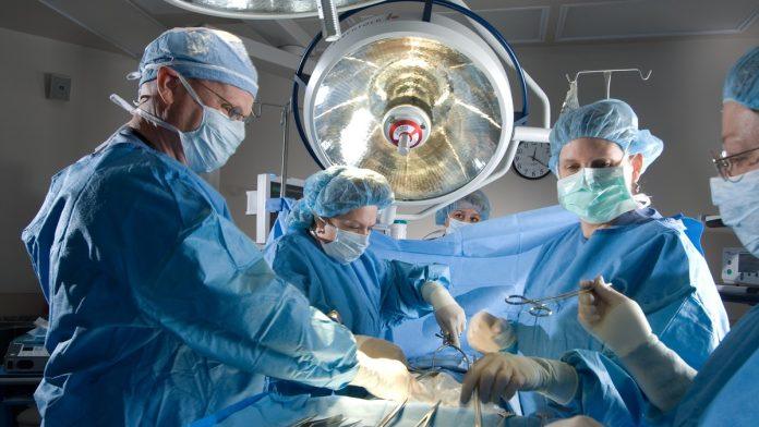 umesto-slezine-pacijentu-izvadio-jetru!-covek-umro-na-licu-mesta,-lekar-se-pravdao,-a-onda-je-otkrivena-jeziva-istina:-uhapsen-na-floridi