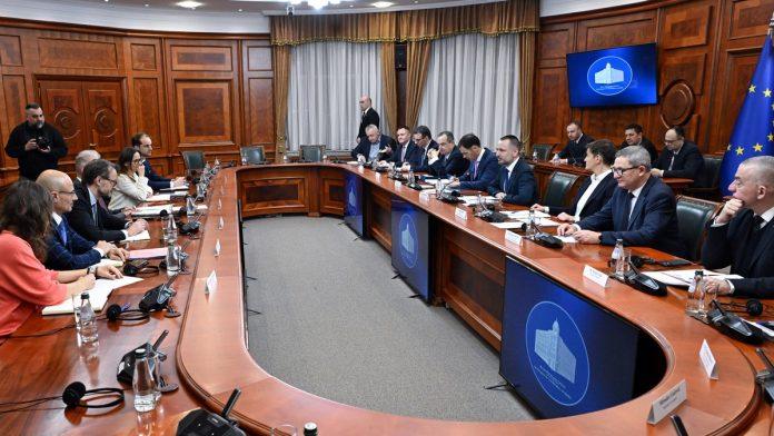 (video)-godinu-dana-vlade-dura-macuta-pojedini-ministri-“pali”-na-ispitu:-“vanredni-parlamentarni-izbori-do-kraja-godine”