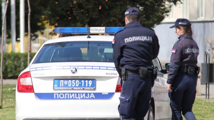 napadnuta-trojica-policajaca-drama-u-pozarevcu:-narusavali-javni-red-i-mir,-a-kada-su-dosli-sluzbenici-usledio-je-haos