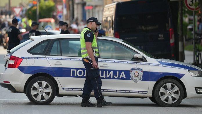 saobracajni-policajci-sugradaninu-spasli-zivot-vozaca-sekunde-delile-od-najgoreg,-a-onda-su-se-pojavili-heroji-lora-i-vasilije:-ostavili-su-sve-i-krenuli-u-akciju