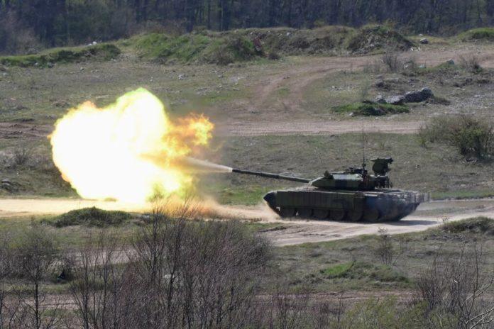 borbena-obuka-na-modernizovanim-tenkovima:-vojska-srbije-pokazala-moc-modernizovanih-m-84-as1/2!-(foto)