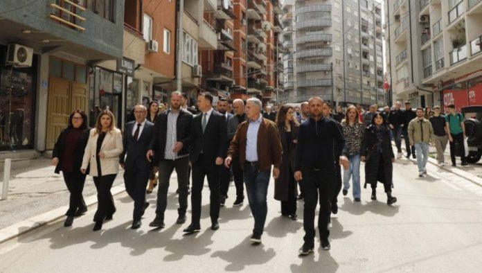 “muzej-genocida”-precica-za-gasenje-severne-mitrovice:-sta-je-zaista-pozadina-marsa-albanaca-iz-juznog-dela-grada-na-ibru