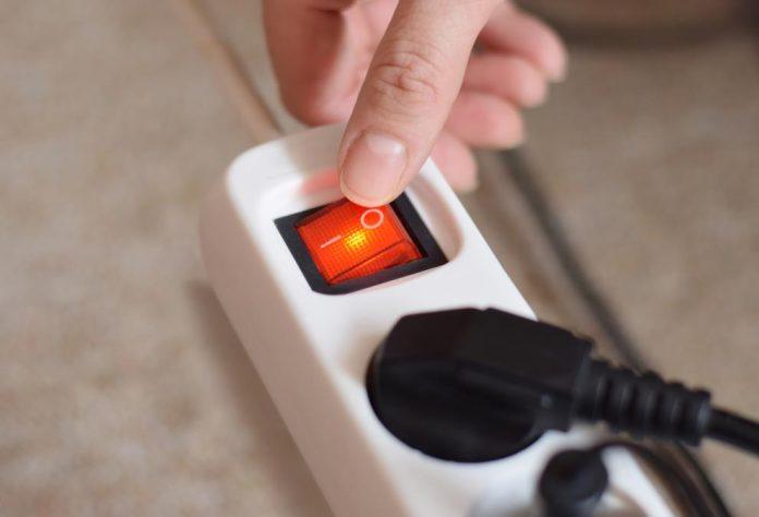 radovi-i-tokom-vikenda:-potrosaci-u-pet-beogradskih-opstina-danas-ostaju-bez-struje,-u-dve-ce-iskljucenja-trajati-cak-10-sati