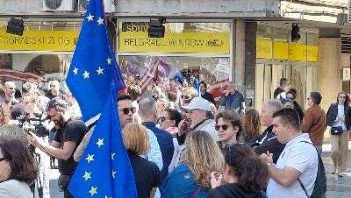 odrzan-skup-pristalica-evropskog-pokreta-u-beograd:-okupilo-se-njih-200-–-na-skupu-lutovac,-cicvaric,-lopandic…