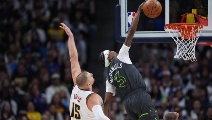 maestralni-nikola-jokic-zadivio-svet:-denver-pobedio-minesotu-na-startu-plej-ofa,-srbin-blistao