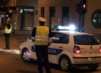 AUTOMOBILOM NAMERNO UDARIO PEŠAKA Uhapšen muškarac u Sarajevu zbog POKUŠAJA UBISTVA, lekari se žrtvi bore za život automobilom-namerno-udario-pesaka-uhapsen-muskarac-u-sarajevu-zbog-pokusaja-ubistva,-lekari-se-zrtvi-bore-za-zivot