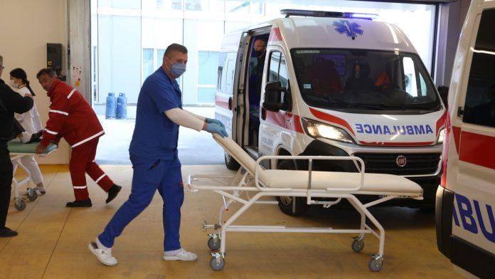 u-bolnici-napravio-haos!-uhapsen-sin-pucaca-iz-kladionice-u-mirijevu:-pokusao-da-ude-na-odeljenje-reanimacije-kod-ranjenog-radnika-obezbedenja