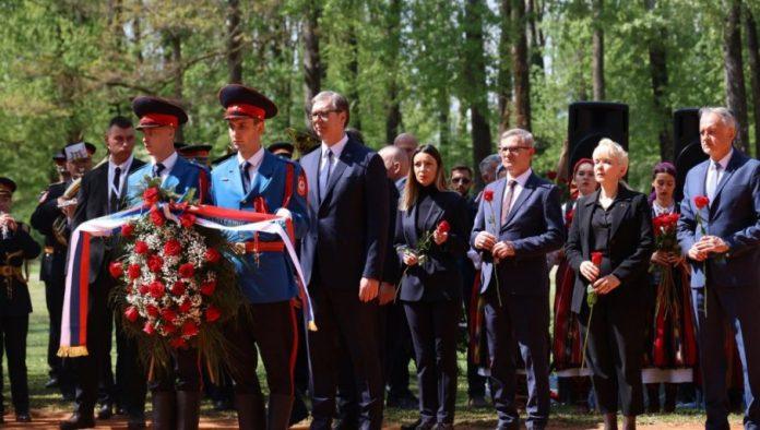 “slobodarski-narodi-moraju-da-se-bore-za-istinu”-vucic-u-donjoj-gradini:-revizija-istorije-ne-samo-u-hrvatskoj,-vec-i-u-dobrom-delu-sveta