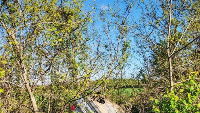 auto-se-prevrnuo-i-zvrsio-na-travi-tri-devojke-povredene-kod-svilajnca